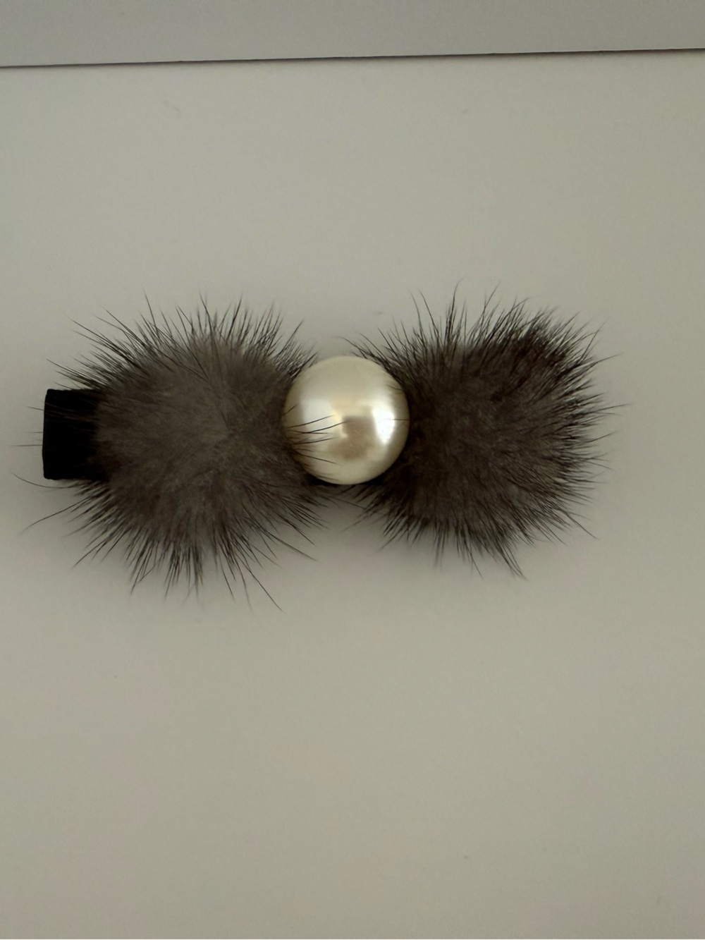 Pearl Center Faux Fur Hair Clip in Gray